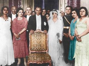 Mustafa Kemal Atatürk’ün düğün fotoğrafı